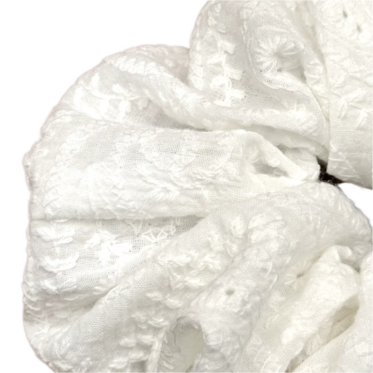 Ivory - Embroidery : M